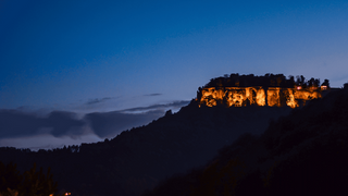 Festung Königstein beleuchtet bei Nacht