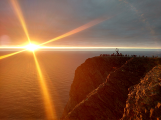 Mitternachtssonne in Norwegen bei Aussichtsplattform