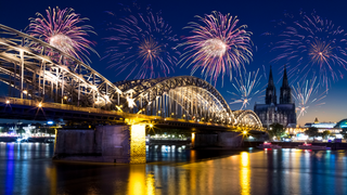 Eine Silvesterparty mit großem Feuerwerk in Köln - etwas andere schöne Plätze für's Silvester Camping.