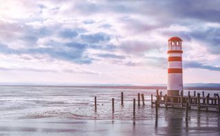 Neusiedler See mit Steg und Leuchtturm