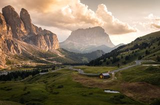 Passstraße in den Dolomiten